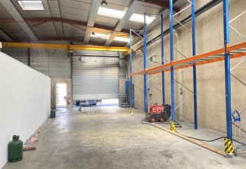 Local d'activité à louer - Proche Lyon  à Genas - 69740