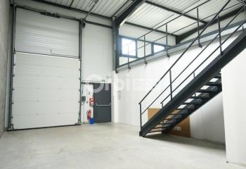 Location local d'activité  à Genay - 69730