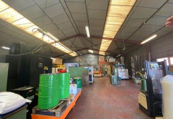 Location entrepôt - Zone d'activités  à Hyères - 83400