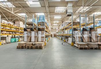 Location immeuble activité/stockage - Proche A1, A4 et N2