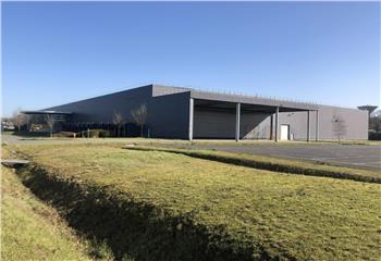 Location entrepôt - ZAC des Garennes - 40 km de Paris  aux Mureaux - 78130
