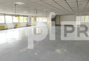 Location activité/entrepôt Les Ulis (91940) - 2426 m²  aux Ulis - 91940