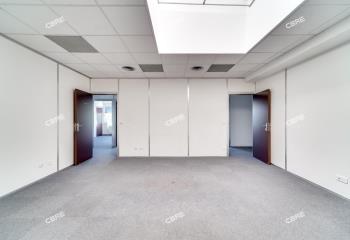 Location entrepôt - Proche RER A et Paris  à Lognes - 77185