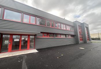 Atelier avec bureaux à louer - Proche centre et accès autoroutes  à Mâcon - 71000