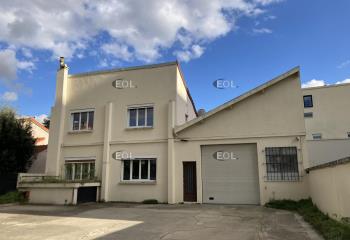 Local d'activité-bureaux à louer - Cour privative