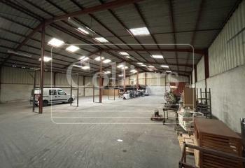 Location activité/entrepôt Marignane (13700) - 2100 m²  à Marignane - 13700