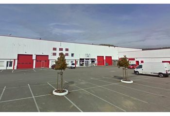 Local d'activité avec bureaux à louer - Proche A31