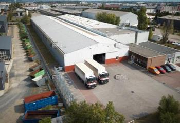 Local d'activité indépendant à louer - Grande aire de manoeuvre  à Meyzieu - 69330