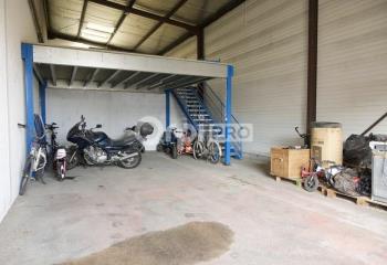 Location local d'activité à - Avec mezzanine - Accès A450