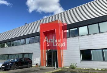 Location entrepôt bureaux - Proche RER D