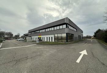 Entrepôts à louer - Proximité autoroute A4