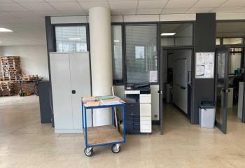 Local d'activité à louer - Proche transports en commun  à Paris 11 - 75011
