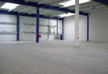 Local d'activités à louer - Proche zone commerciale PN2  à Roissy-en-France - 95700