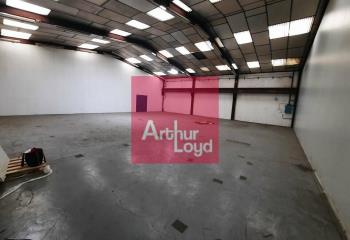 Dépôt + bureaux à louer - Zone d'activité  à Romagnat - 63540