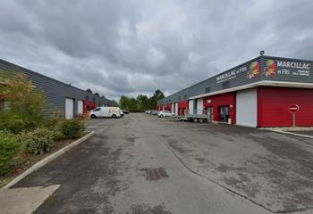 Local d'activité à louer - Proche aéroport et A63