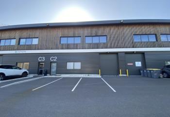 Location locaux d'activité - Proche axes routiers  à Saint-Maximin - 60740