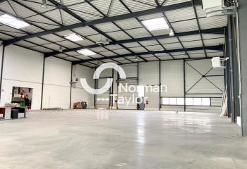 Location locaux d'activité - Proche A43 et T2  à Saint-Priest - 69800