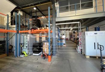 Location activité/entrepôt Salon-de-Provence (13300) - 519 m²