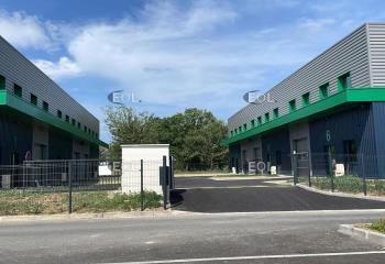 Entrpôt à louer à - Cellules d'activité St Exupéry  à Tignieu-Jameyzieu - 38230