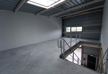Location entrepôt - Proche N6 et Paris