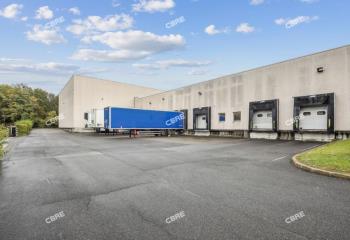 Location entrepôt - Proximité RER B, C et autoroutes  à Villebon-sur-Yvette - 91140