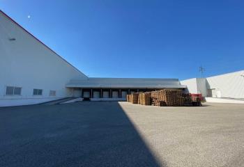 Location entrepôt - Proximité A43 et SNCF  à Villefontaine - 38090