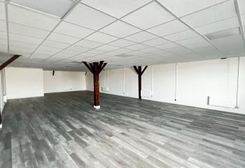 Location entrepôt - Proche A86 et RER D