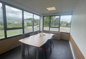 Vente bureaux - Parcelle privative et parking sécurisé  à Bourg-en-Bresse - 01000