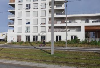 Vente bureaux ERP - Proche Tram A, arrêt La Morlette