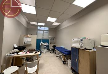 Vente bureaux, centre-ville, proche services et commerces  à Cornebarrieu - 31700
