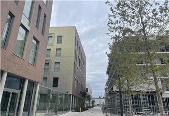 Vente bureaux - Proche gare, autoroute et tramway