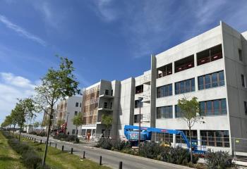 Vente bureaux - Proche A46 et aéroport Saint-Exupéry  à Genas - 69740