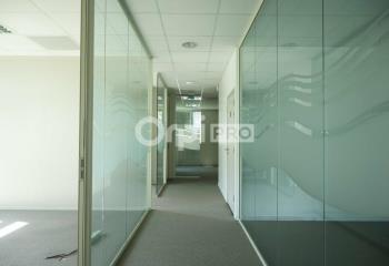Bureaux à vendre - Proche Tram D et Bus 60, 64