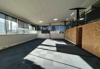 Vente bureaux - Proche Rocade Est Toulousaine, bus et tram  à Mondouzil - 31850