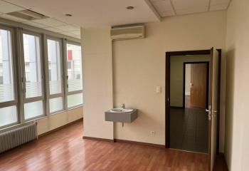 Vente bureaux centre-ville - Parking public en sous-sol  à Mulhouse - 68100