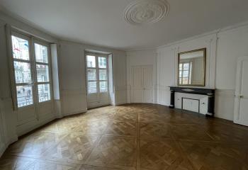 Vente bureaux centre - Proche Place Graslin, bus et tram