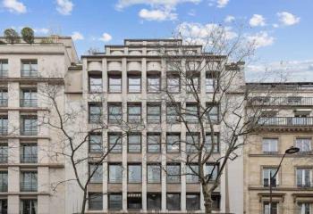 Bureaux à vendre, Place de la Madeleine, proche RER, métro et bus  à Paris 8 - 75008