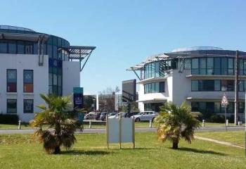 Vente bureaux à - Proche centre-ville - Accès A64 et gare SNCF  à Pau - 64000