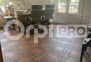 Bureau à vendre (97110) - 106 m²