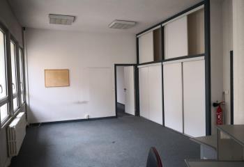 Vente bureaux centre-ville - Proche gare SNCF et route  à Roanne - 42300