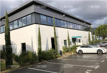 Vente de bureaux au sein d'un parc d'activité à  à Rousset - 13790
