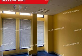 Vente bureaux centre bourg, 2 places de parking  à Saint-Pol-de-Léon - 29250