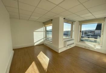 Vente bureaux, proche tramway T2 et gare  à Suresnes - 92150