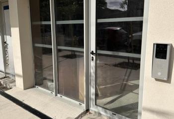 Vente bureau Centre, proche commerces et parkings