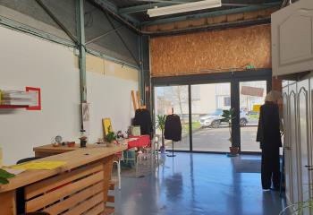 Local commercial à vendre Bordeaux (33300) - 230 m²