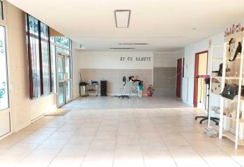 Local commercial à vendre Élancourt (78990) - 110 m²  à Élancourt - 78990
