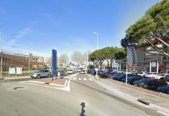 Local commercial à vendre - Proximité A8  à Fréjus - 83600