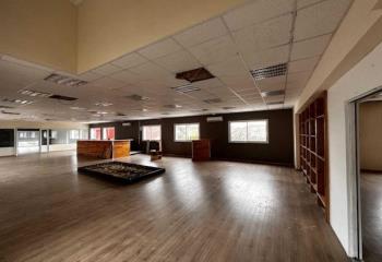 Local commercial à vendre Lons (64140) - 745 m²