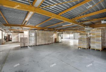 Vente entrepôt - Proche A86 et RER C  à Buc - 78530
