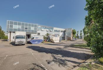 Locaux d'activités à vendre en zone industrielle - Hauteur libre 7m  à Buc - 78530